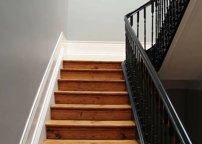 Music לינה וארוחת בוקר 4*