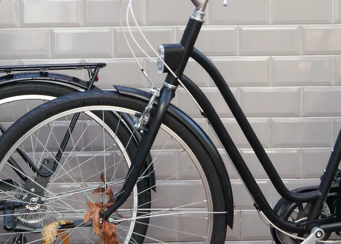 Bed & Breakfast Music