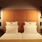 فندق مبيت وإفطار Music 4*