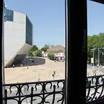Music فندق مبيت وإفطار