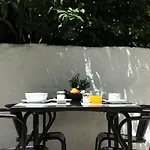 فندق مبيت وإفطار Music 4*