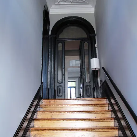 Bed & Breakfast Music 4*