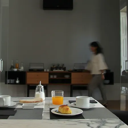 Bed & Breakfast Music 4*